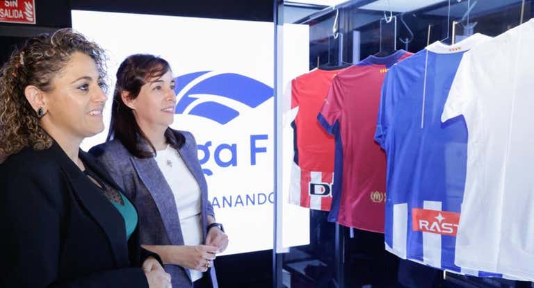 Beatriz Álvarez, presidenta de Liga F, Laura Valdeolivas, CEO de Museo Legends.