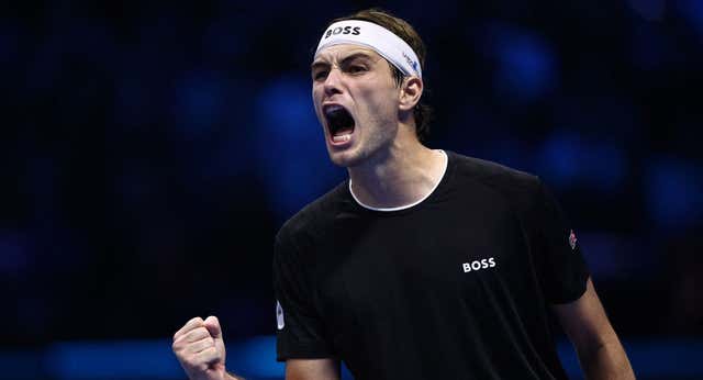 Fritz da un golpe en la mesa ante Zverev y peleará por la corona