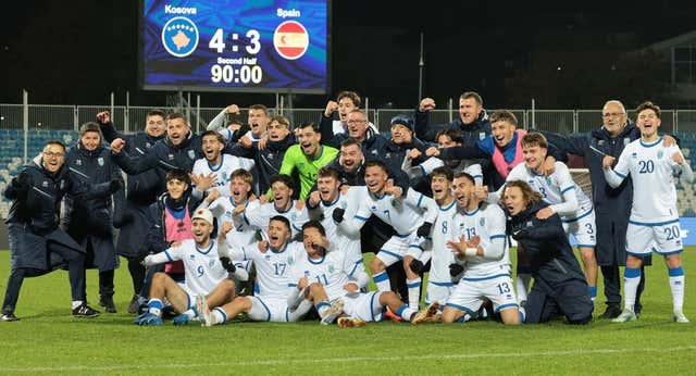 Kosovo sonroja a España, que tendrá que clasificarse contra Austria