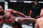 Por Jon Jones no pasa el tiempo: noquea a Miocic y anuncia su continuidad
