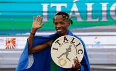 Thierry Ndikumwenayo se impone a Kwizera y Aregawi en el esprint, y gana el Cross de Itálica