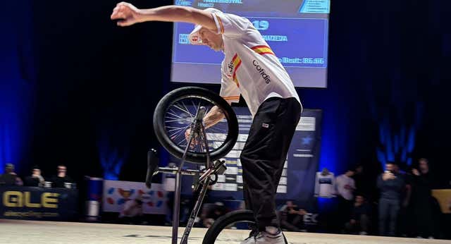 Viki Gómez se queda a un escalón de scoronarse en el Europeo de BMX Freestyle Flatland