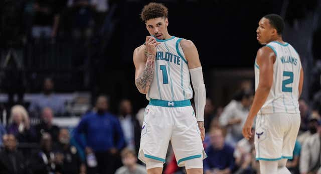 La NBA sanciona con 100.000 dólares a LaMelo Ball por un comentario “ofensivo y despectivo” hacia los homosexuales