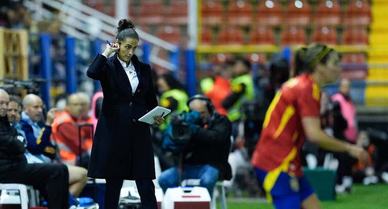 Montse Tomé durante el partido de España ante Canadá en Almendralejo.