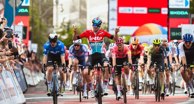 “No hay nada” entre Movistar Team y Maxim Van Gils