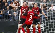 Panichelli aprovecha la oportunidad, vuela en Anduva y el Alavés se frota las manos