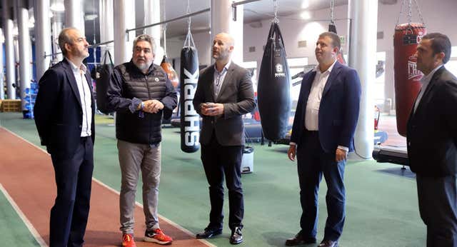 Uribes supervisa las obras de modernización del CAR de Sierra Nevada