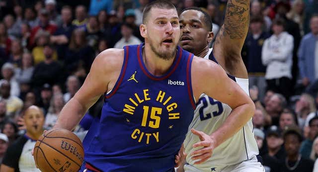 ‘Papá Jokic’ vuelve a la cancha, pero no es suficiente ante unos Mavs que quieren irse de Copas… sin Luka Doncic