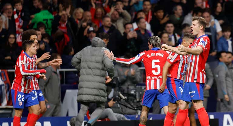 Sorloth celebra un gol del Atlético.