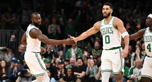 Jaylen Brown mantiene su traje de MVP y los Celtics asustan a toda la liga
