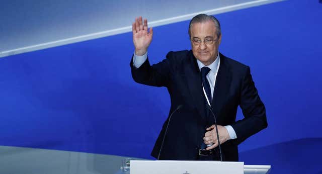 La última idea revolucionaria de Florentino Pérez: crear un Bernabéu “infinito” y que los aficionados vean los partidos ¡con gafas desde casa!