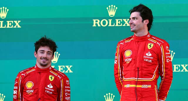 En Italia cargan contra el egoísmo de Carlos Sainz y se ponen del lado de Charles Leclerc: “Siempre corre para él”