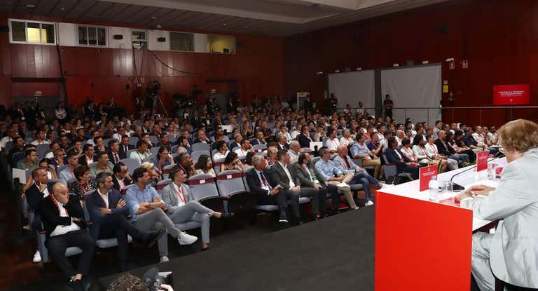 Una de las últimas asambleas de la RFEF.
