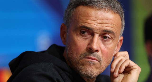 El PSG de Luis Enrique no se acostumbra a Europa: “Nos lo hemos puesto difícil”