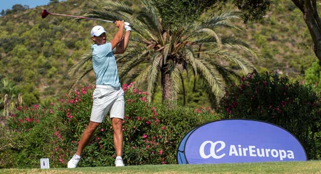 Rafael Nadal tarda 4 días en volver a competir tras su retirada: termina octavo en un torneo de golf