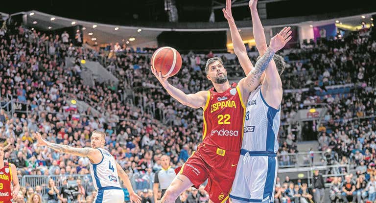Santi Yusta, ante Eslovaquia.