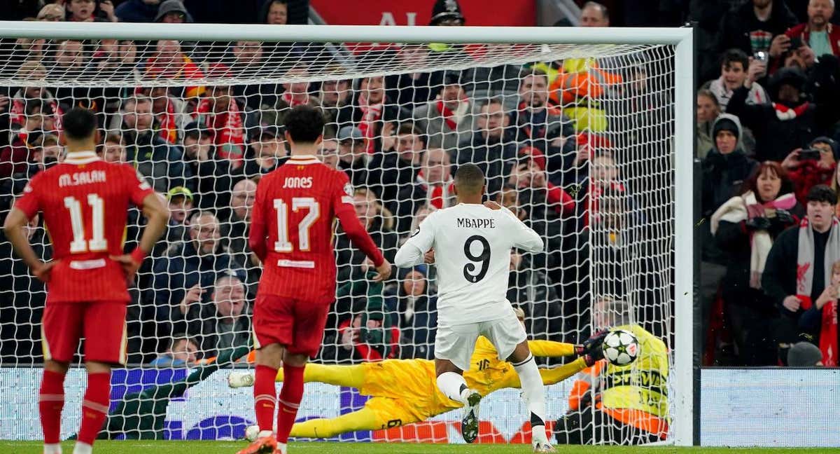 Mbappé, con su penalti fallado en Anfield.