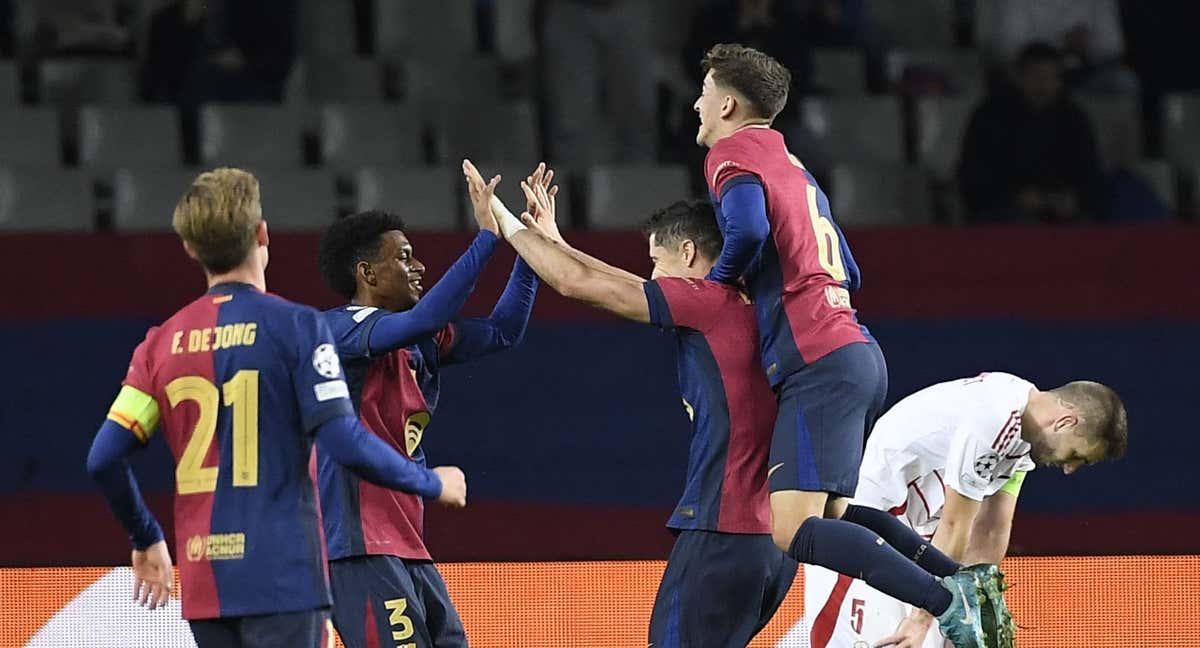 Lewandowski cerró la victoria con su gol 101 en Champions.