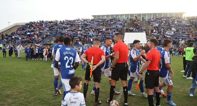 La vergüenza sale barata: el Xerez CD, multado solo con 4.000 euros por los incidentes ante la Balona y cánticos de su afición como “ojalá se muera tu madre de cáncer”