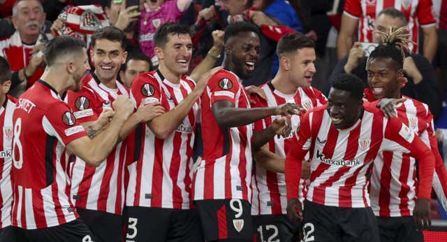 El Athletic mete miedo a Europa ante un San Mamés rendido a sus ídolos