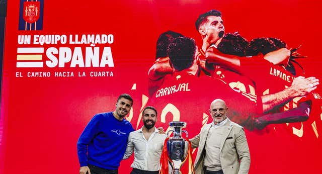 Luis de la Fuente rememora el triunfo de la Eurocopa a través de las aventuras de Don Quijote: “Luchamos contra molinos”