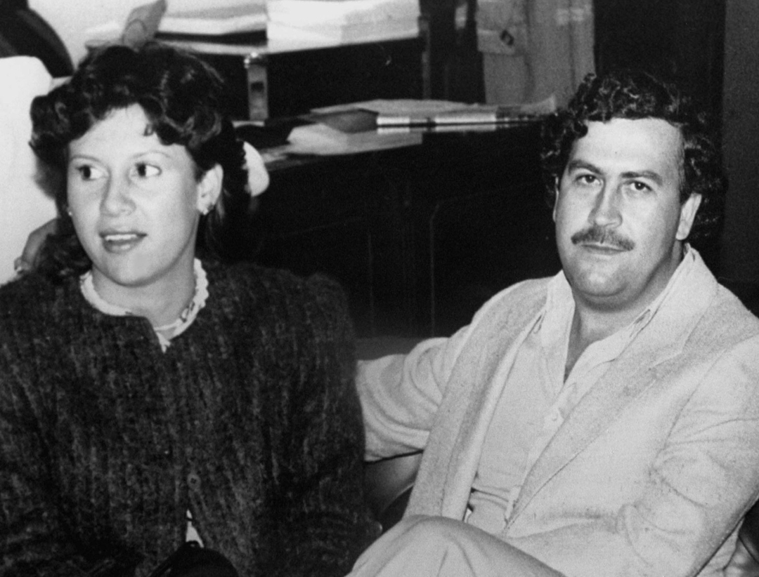 Pablo Escobar, junto a su esposa, Victoria Henao, en una imagen de 1983.  clp/STR REUTERS