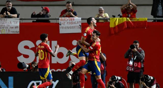 España recorta distancias con Argentina y Francia en el podio del ranking FIFA