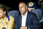 El preocupante tropiezo del Barça contra Las Palmas empezó con una mirada al reloj de Hansi Flick en el Liceu