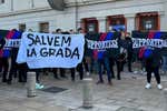 La grada de animación protesta con un «Barça sí, Laporta no» que duró un segundo: «No, no, que hay que volver a entrar»