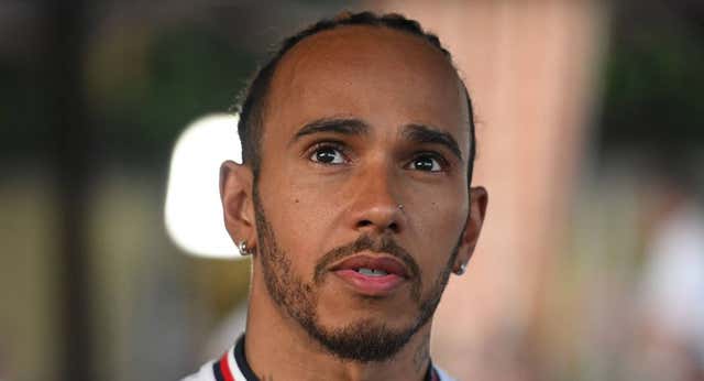 Lewis Hamilton se sumerge en su peor momento y mete el miedo en el cuerpo a Ferrari: “Ya no soy rápido”