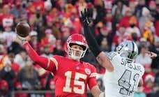 Patrick Mahomes va de récord en récord para descontar pasos en su carrera con la historia y mete a los Kansas City Chiefs en playoffs