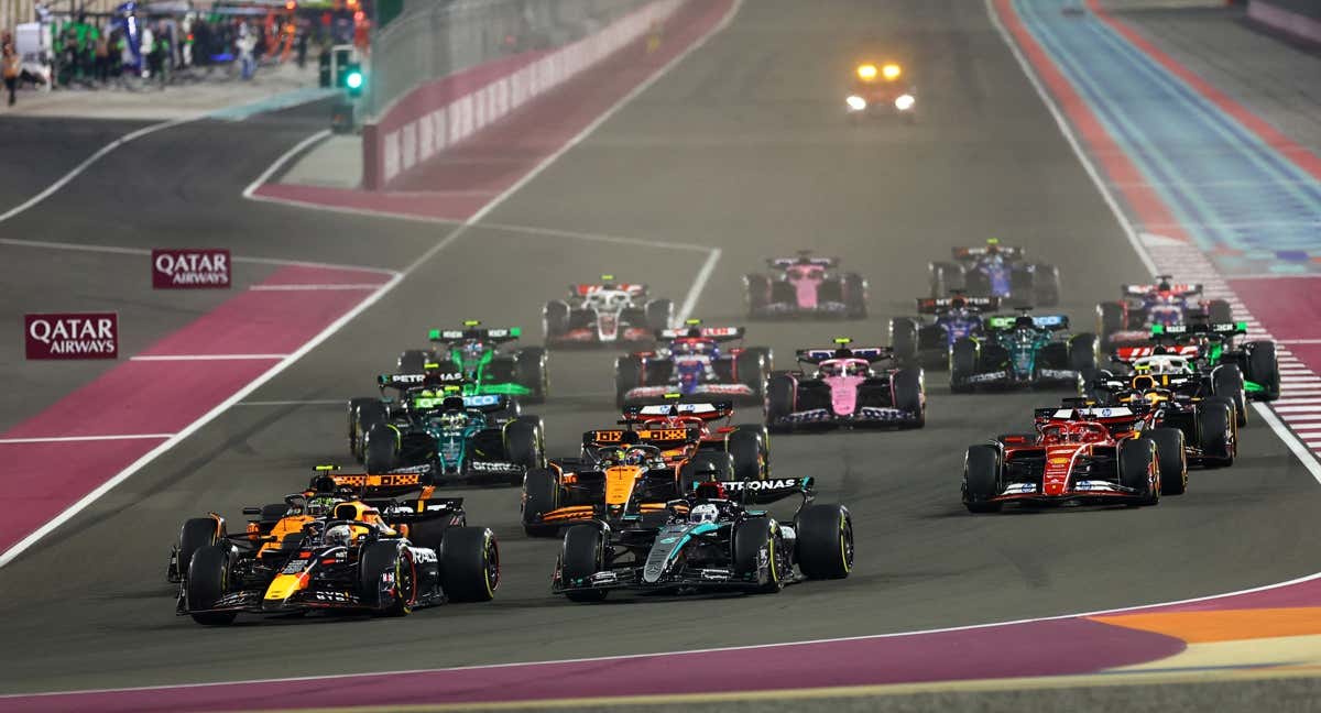 Verstappen, liderando en Catar./REUTERS