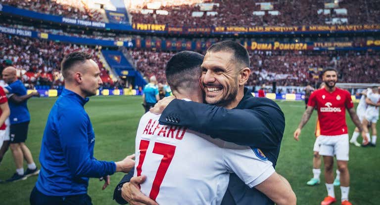 Albert Rudé celebró el título de campeón de Copa en Polonia.