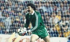 Fallece a los 65 años Helmut Duckadam, el portero que paró cuatro penaltis al Barça en la final de la Copa de Europa del 86