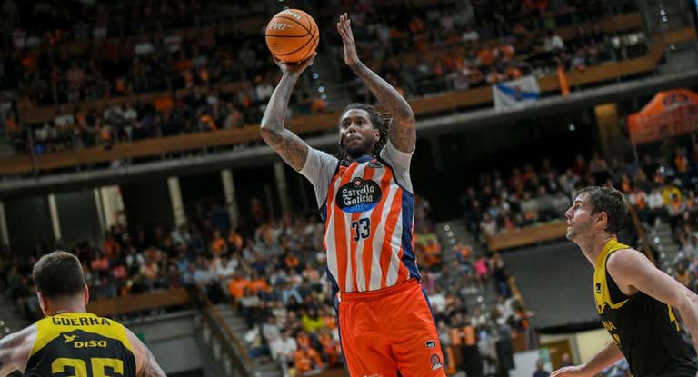 Trey Thompkins, durante un partido con el Leyma Coruña.