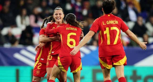 La Selección aguantó los avisos de Francia y Montse Tomé se tomará tranquila las uvas