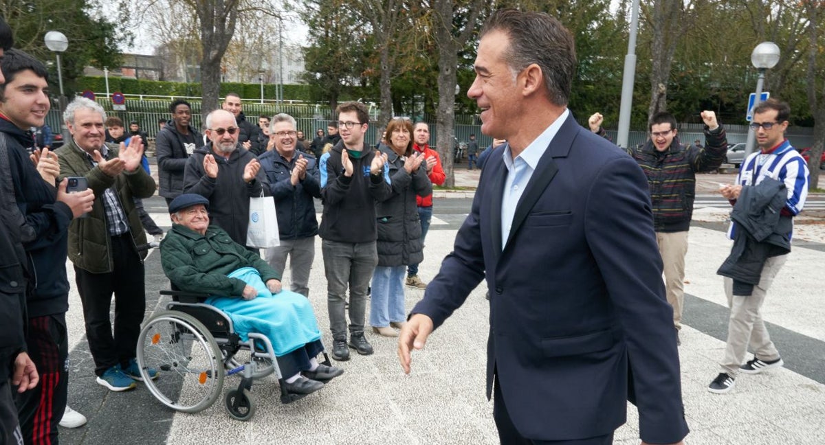 Luis García Plaza, a su llegada a Mendizorrotza.