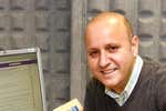 Manfredo Álvarez, histórico de la radio en Gijón, recuerda a sus 'cachorros' con Juanma Castaño al frente: «Era un kamikaze, había que atarlo en corto»