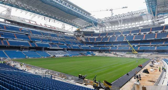 Los mil problemas que superó el Real Madrid para construir el Santiago Bernabéu: «Cualquier fallo encadena una masacre económica»