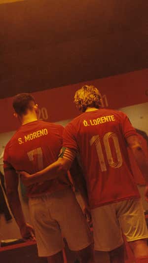 Óscar Lorente y Sergio Moreno volviendo al vestuario.  Edu Esteban