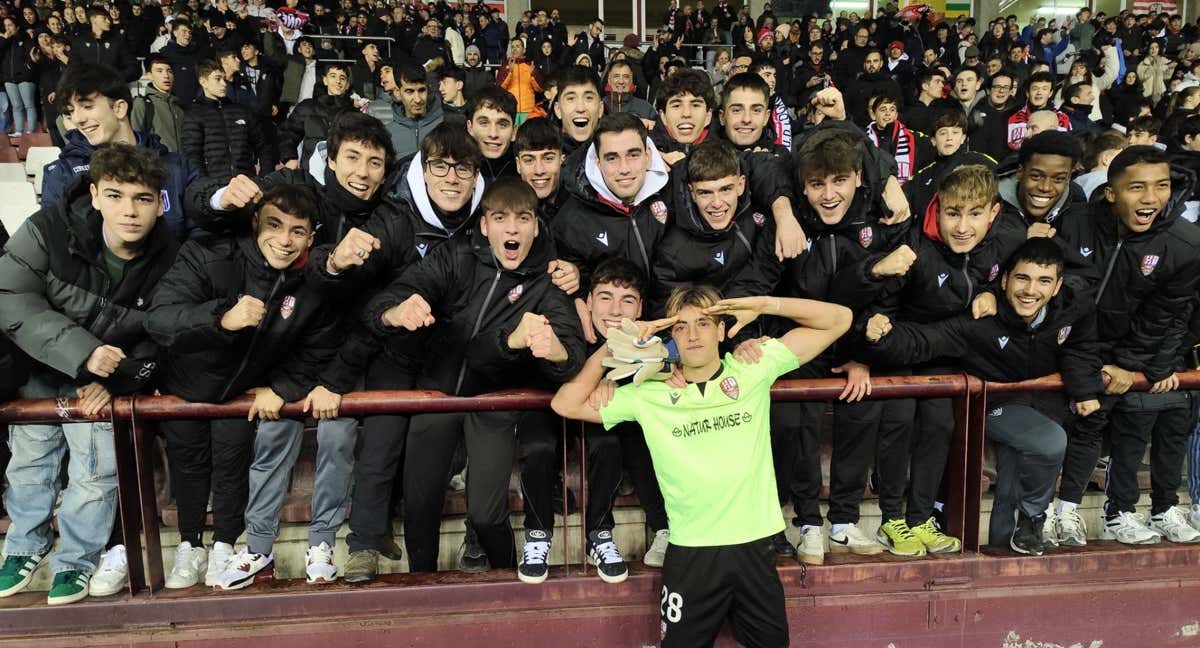 Pol Arnau celebra la hazaña.