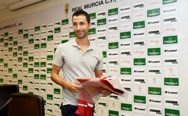 Miguel Albiol, el día de su retirada como futbolista profesional.  EFE