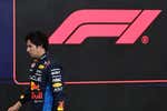 El entorno de Checo Pérez hace oídos sordos e insiste en su continuidad... mientras Red Bull negocia su salida: «Todo mentiras»