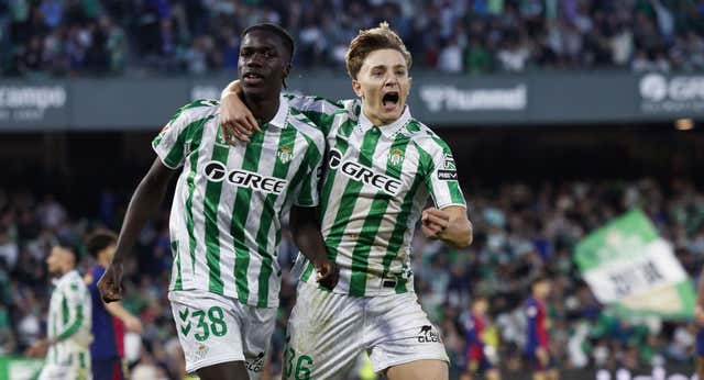 Assane Diao castiga la pachorra de un Barcelona dependiente de Lamine