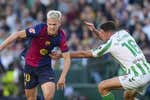 Dani Olmo se deja un diente en el césped del Villamarín y Lamine se asombra: «¿Pero por qué lo has tirado?»