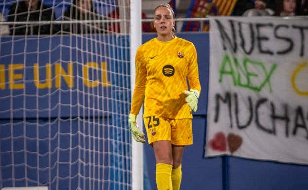 Ellie Roebuck durante el partido ante el Betis.  FC BARCELONA FEMENÍ