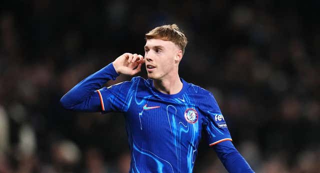 El Chelsea remonta a ritmo de Palmer y se acerca al liderato