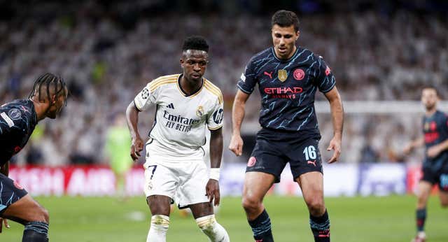 Real Madrid y Manchester City dominan el once del año de FIFPRO