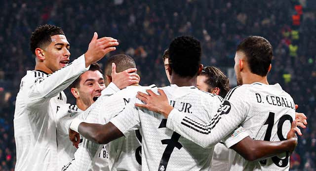 Los tres tenores salvan al Madrid de otra cantada