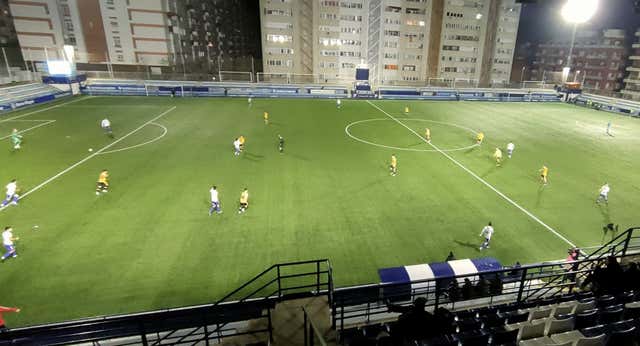 Se reanudó en Barcelona el “derbi de todos los derbis” que nadie pudo ver y que acabó 4-6